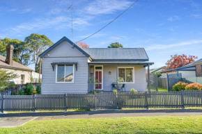 Cottage on Lords, Orange